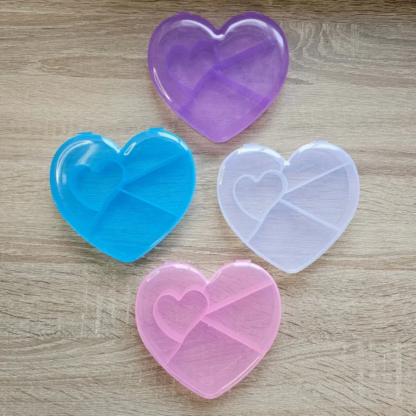 Boîte de rangement pour perles « Cœur » • 5 compartiments — Kiki-Ena matériel de loisirs créatifs bois naturel