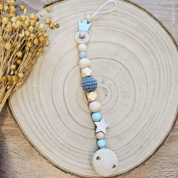 Kit de bricolage Chaîne de tétine Ours avec couronne bleu bébé — Kiki-Ena matériel de bricolage Bois naturel