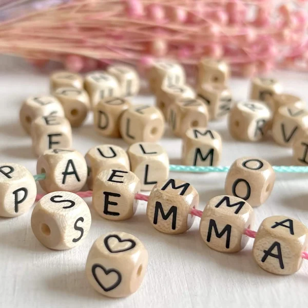Perles lettres Dés lettres Bois gravé 10 mm — Kiki-Ena Matériel de bricolage Bois naturel
