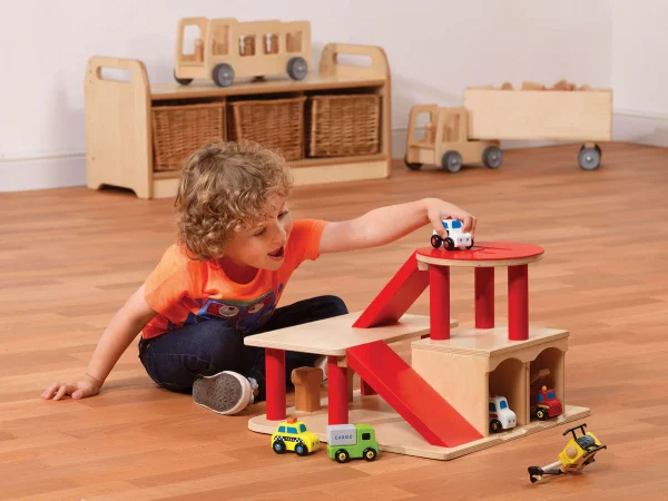 Garage pour enfants de moins de 2 ans — Millhouse Lernspielzeug Schule