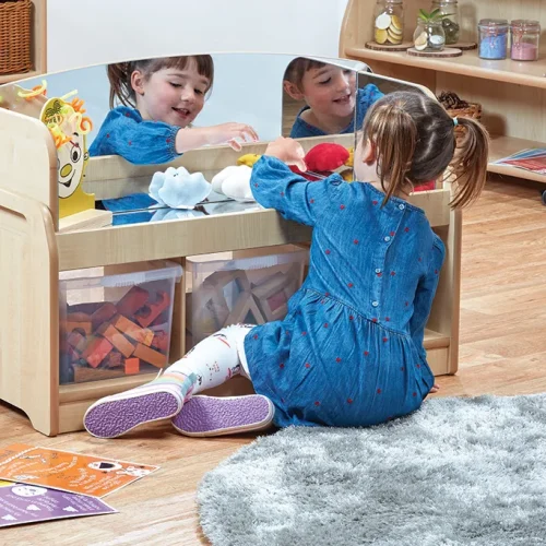 Station de jeu sensorielle basse avec cadre miroir et 3 boîtes transparentes — Millhouse jouet éducatif scolaire