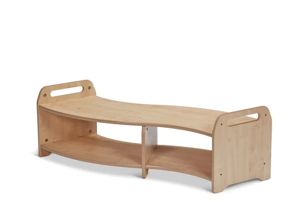 Système d'étagères bas en forme de S, ouvert — Millhouse Lernspielzeug Schule