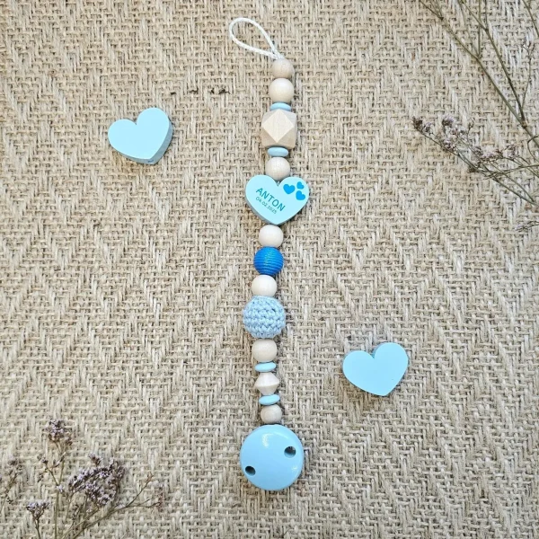 Chaîne tétine personnalisée perles bois « Cœur » bleu bébé kit créatif — Kiki-Ena matériel de loisir créatif bois naturel