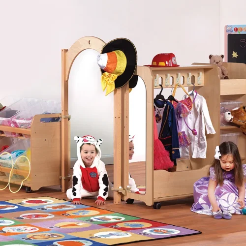Zone de travestissement pour enfants d'âge préscolaire — Millhouse jeu éducatif École